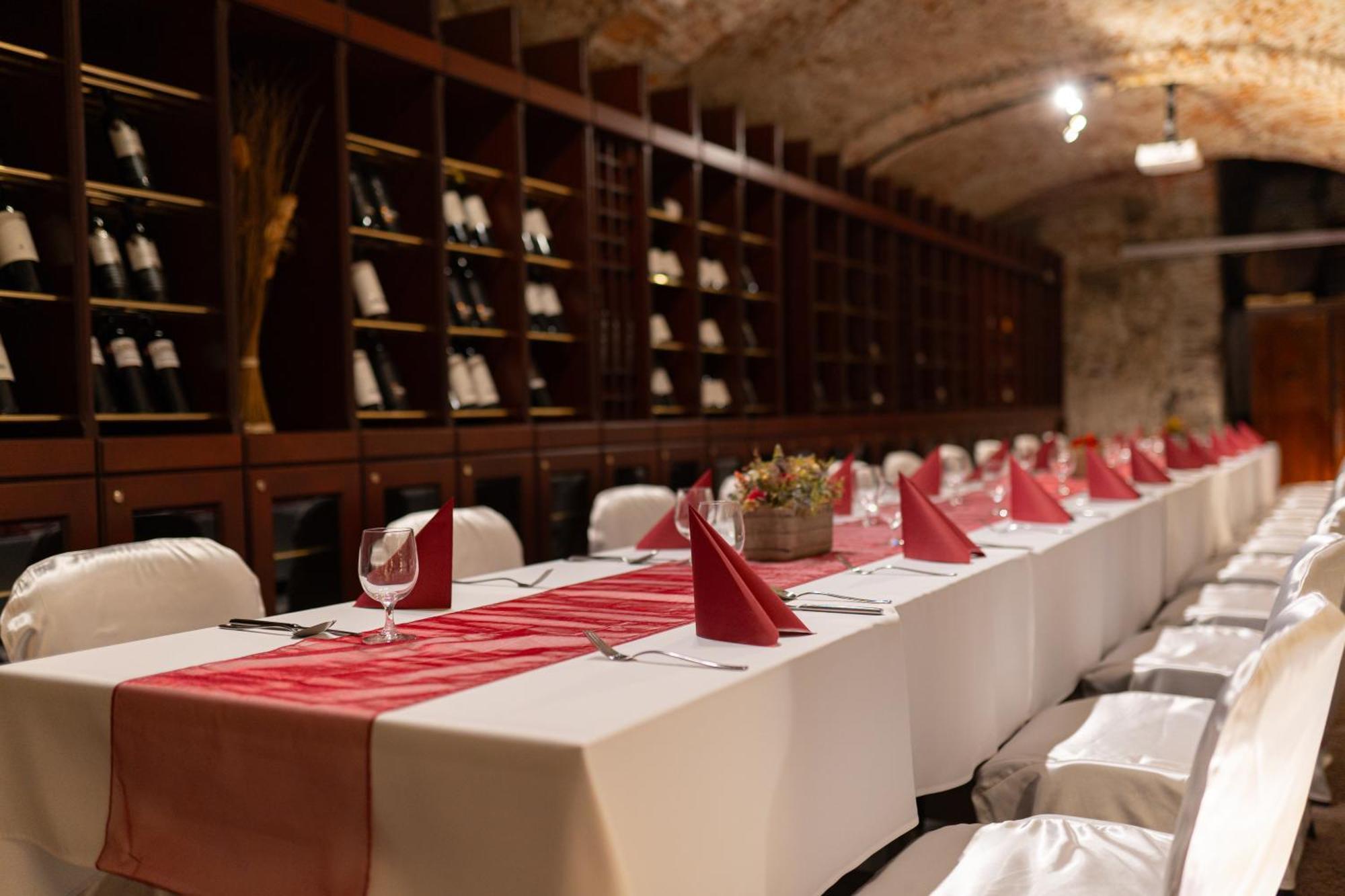 Boutique Hotel Zlaty Dukat Košice Exteriör bild
