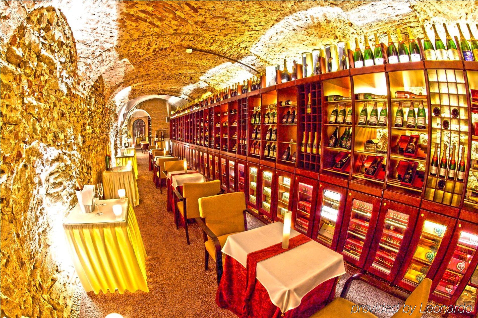 Boutique Hotel Zlaty Dukat Košice Restaurang bild